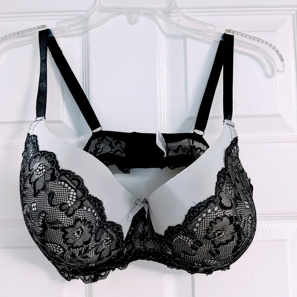 Black and Gray Lace Underwire Bra Size 40D